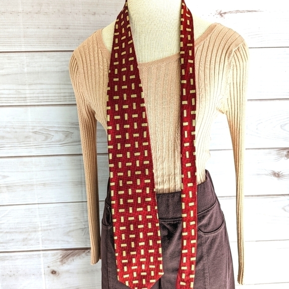 Balmain Vintage Couture Geometric Print Silk Men's Necktie in Red and Gold - Picture 2 of 11